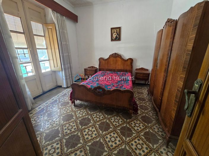 Image No.9-4 Bed Townhouse for sale