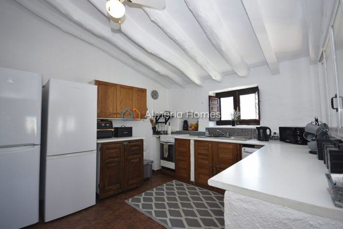 Image No.15-2 Bed Country House for sale