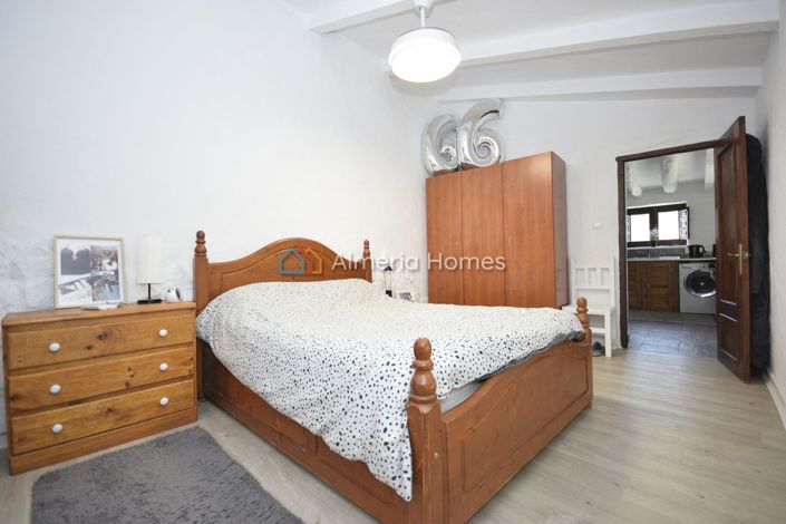 Image No.18-2 Bed Country House for sale