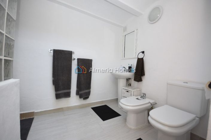 Image No.20-2 Bed Country House for sale