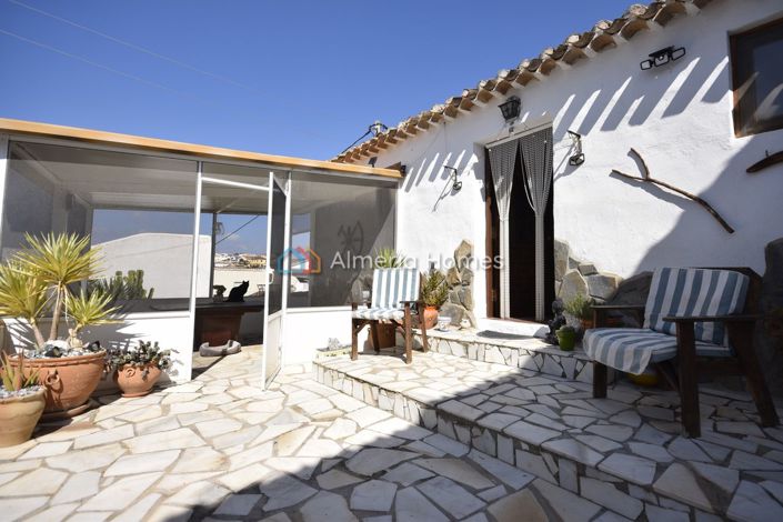 Image No.8-2 Bed Country House for sale