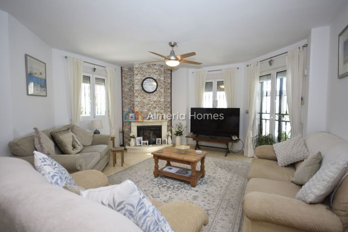 Image No.20-3 Bed Villa for sale