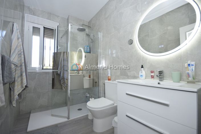 Image No.28-3 Bed Villa for sale