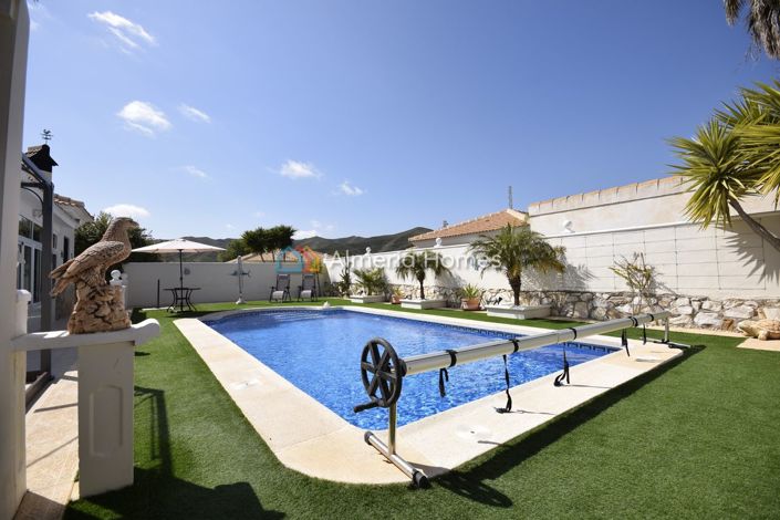 Image No.10-3 Bed Villa for sale