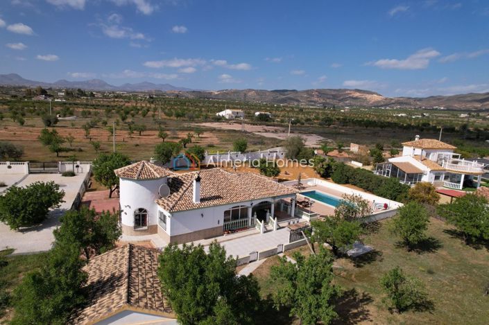 Image No.4-4 Bed Villa for sale