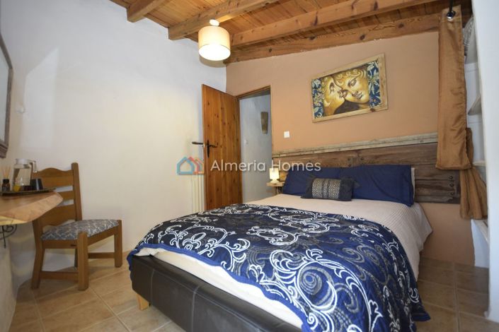 Image No.13-Maison de campagne de 6 chambres à vendre à Oria