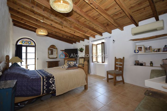 Image No.8-Maison de campagne de 6 chambres à vendre à Oria