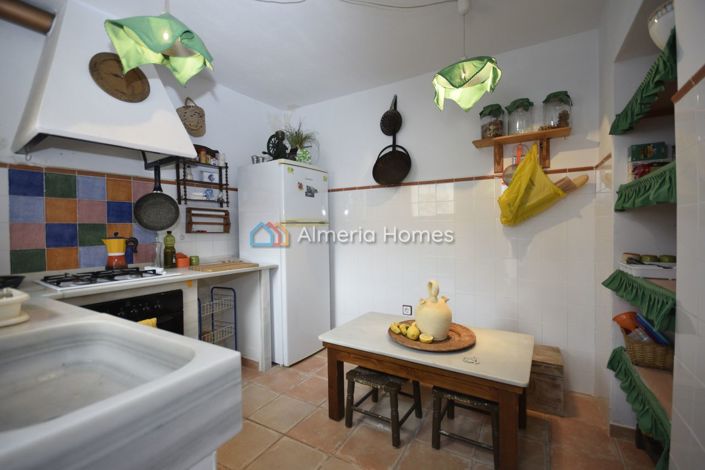 Image No.12-3 Bed Townhouse for sale