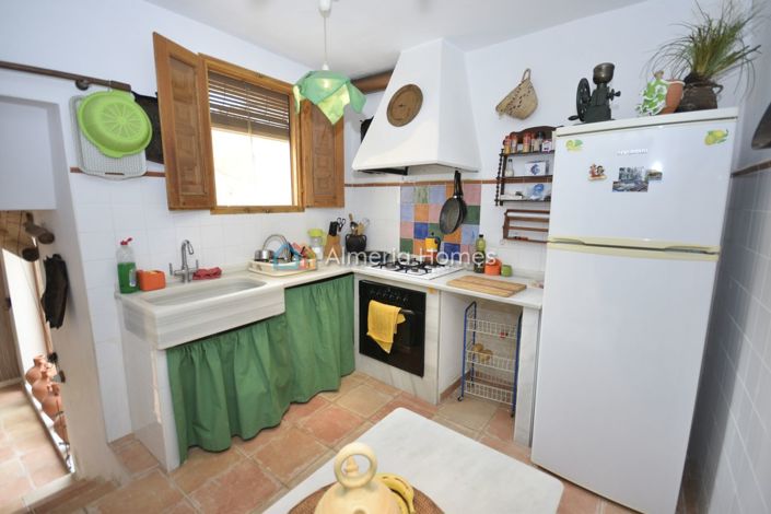 Image No.13-3 Bed Townhouse for sale