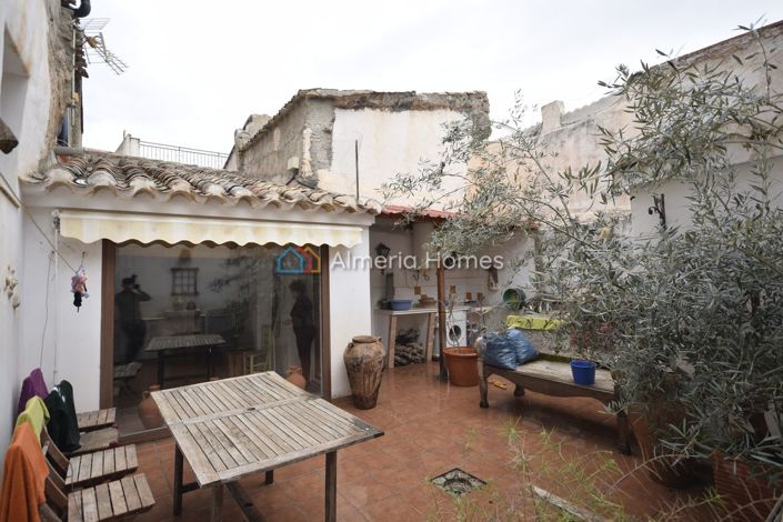 Image No.17-3 Bed Townhouse for sale