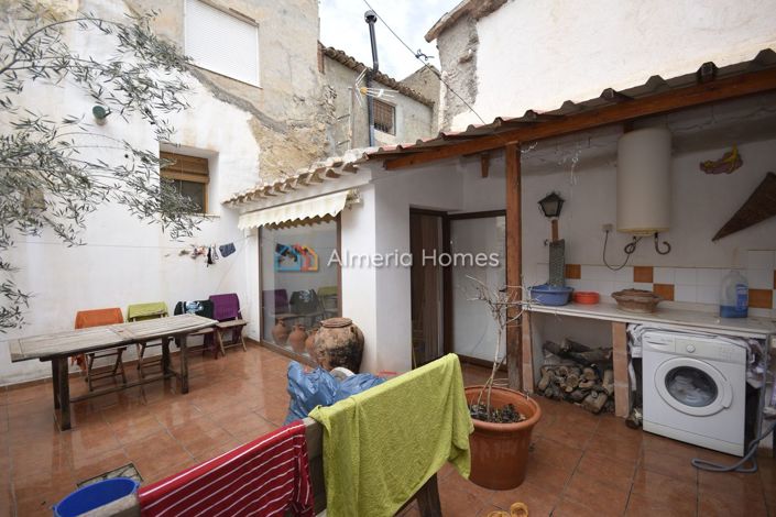 Image No.18-3 Bed Townhouse for sale