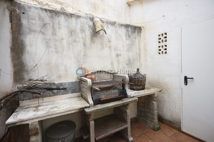 Image No.19-3 Bed Townhouse for sale