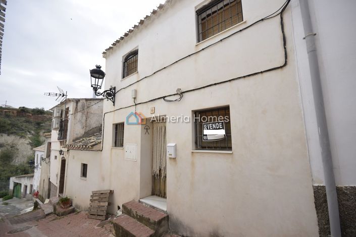 Image No.3-3 Bed Townhouse for sale