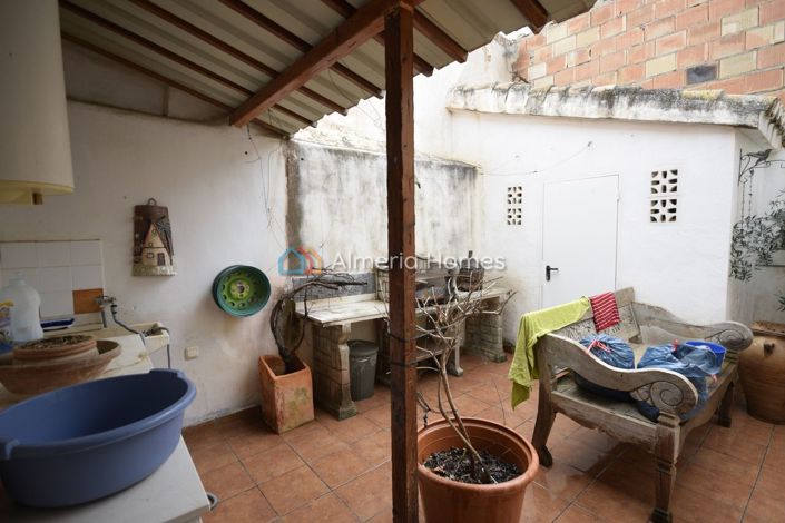 Image No.21-3 Bed Townhouse for sale