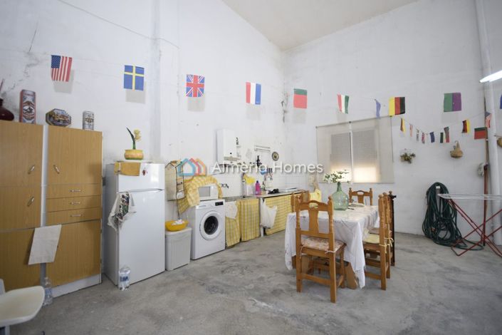 Image No.11-5 Bed Townhouse for sale