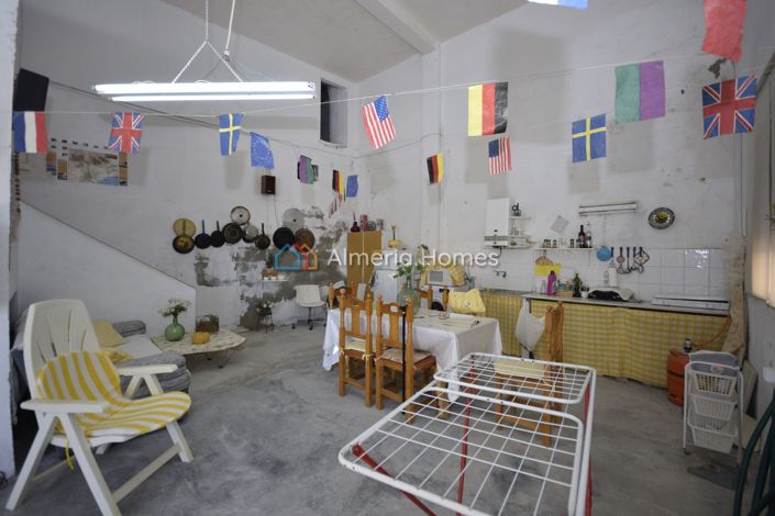 Image No.12-5 Bed Townhouse for sale