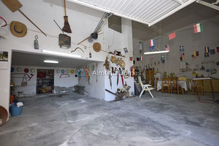 Image No.13-5 Bed Townhouse for sale