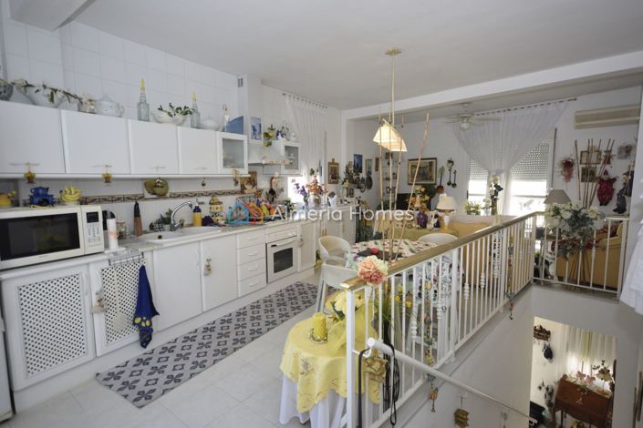 Image No.15-5 Bed Townhouse for sale