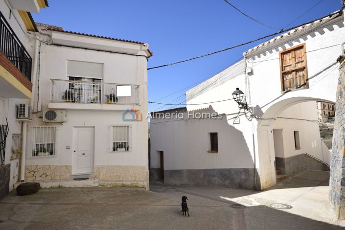 Image No.2-5 Bed Townhouse for sale