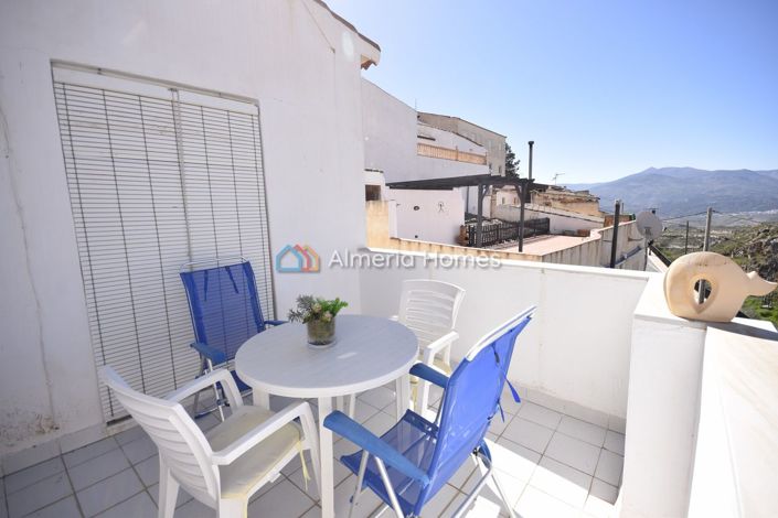 Image No.21-5 Bed Townhouse for sale