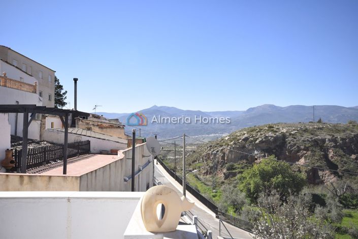 Image No.22-5 Bed Townhouse for sale