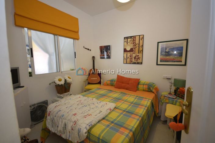 Image No.25-5 Bed Townhouse for sale