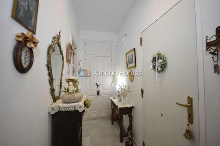 Image No.4-5 Bed Townhouse for sale