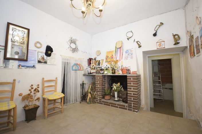 Image No.8-5 Bed Townhouse for sale