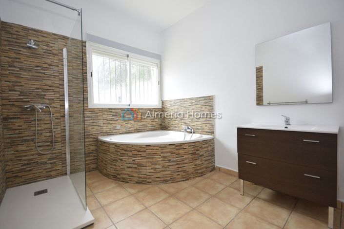 Image No.23-4 Bed Villa for sale