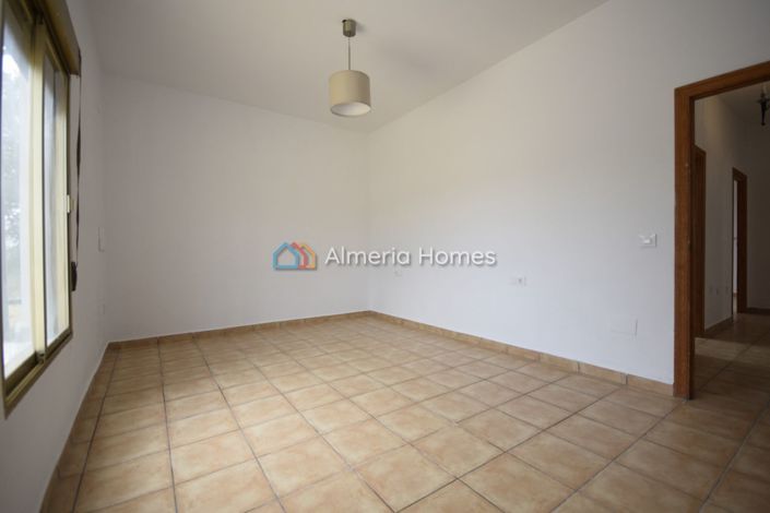 Image No.29-4 Bed Villa for sale