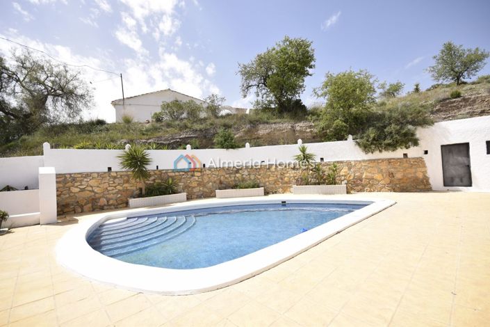 Image No.4-4 Bed Villa for sale