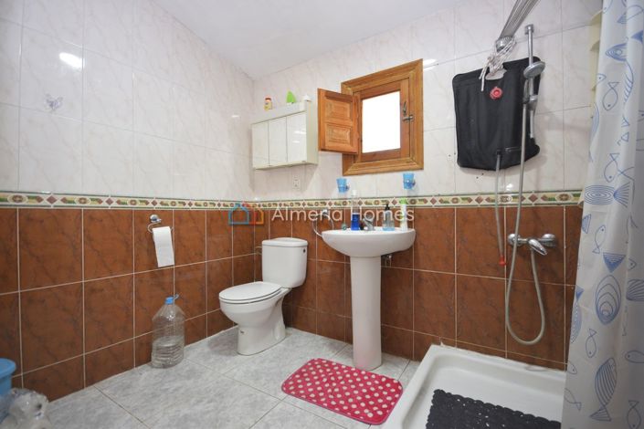 Image No.19-6 Bed Country House for sale