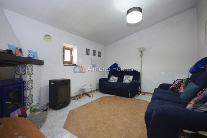 Image No.20-6 Bed Country House for sale