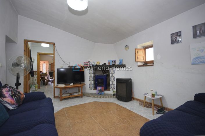 Image No.21-6 Bed Country House for sale