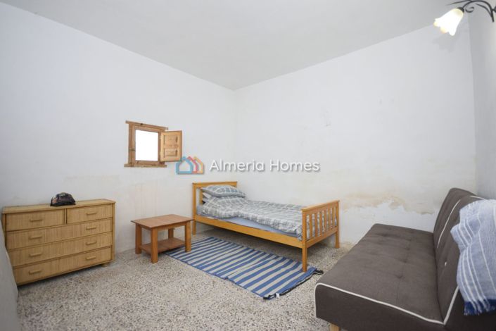 Image No.23-6 Bed Country House for sale