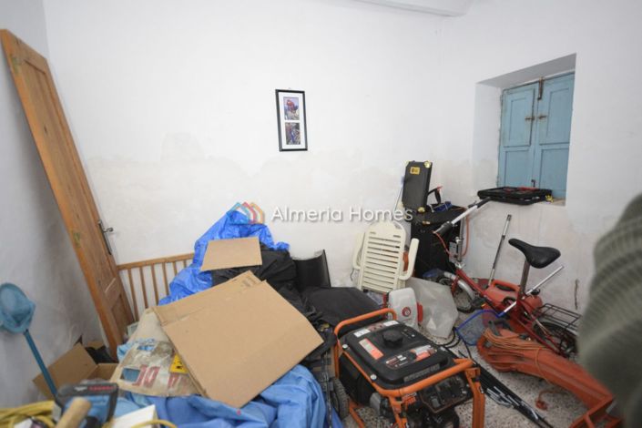 Image No.25-6 Bed Country House for sale