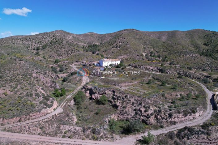 Image No.5-6 Bed Country House for sale