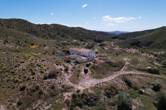 Image No.6-6 Bed Country House for sale