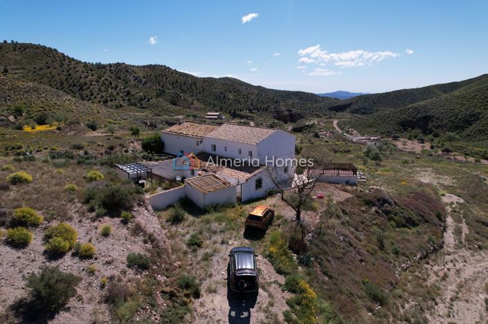 Image No.7-6 Bed Country House for sale