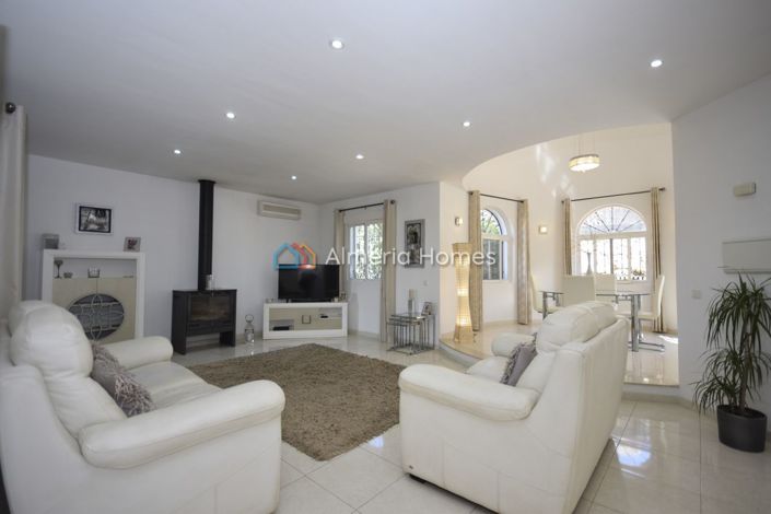 Image No.19-3 Bed Villa for sale