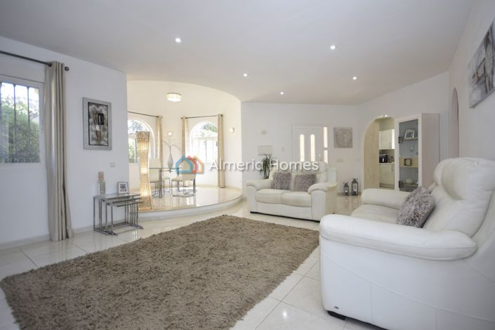 Image No.20-3 Bed Villa for sale