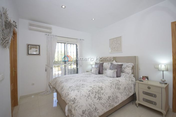 Image No.26-3 Bed Villa for sale