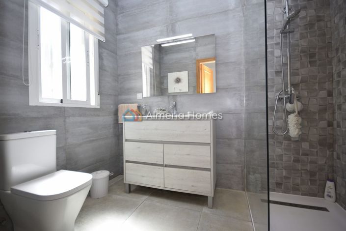 Image No.27-3 Bed Villa for sale