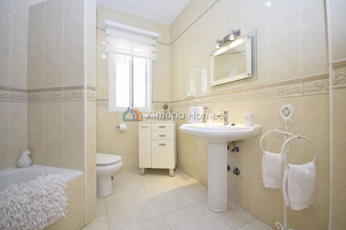 Image No.30-3 Bed Villa for sale