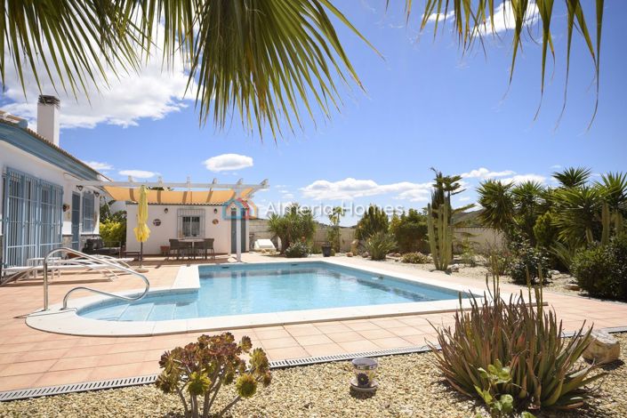 Image No.8-3 Bed Villa for sale