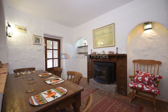 Image No.15-3 Bed Country House for sale