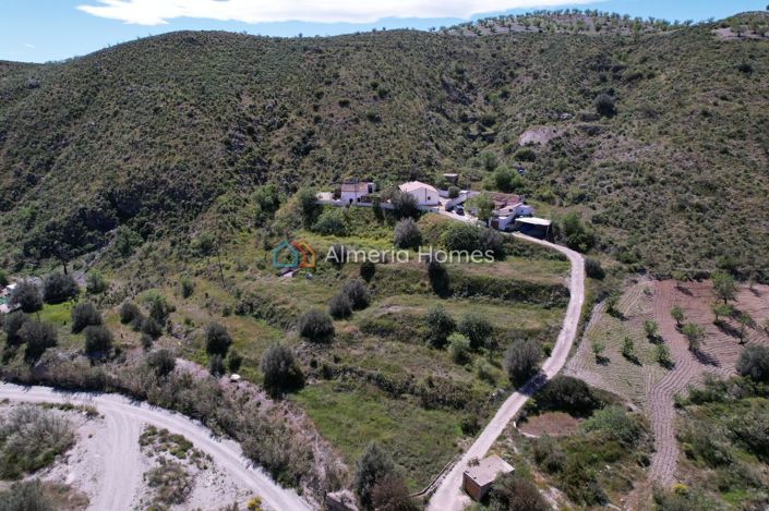 Image No.3-3 Bed Country House for sale