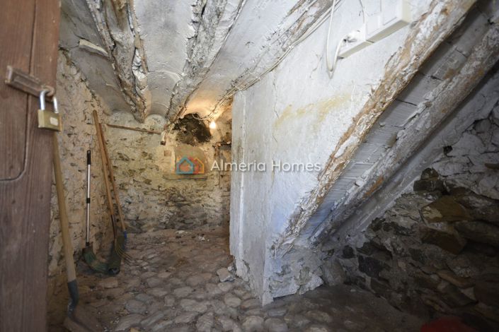 Image No.27-3 Bed Country House for sale