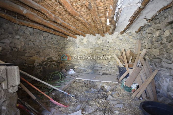 Image No.29-3 Bed Country House for sale