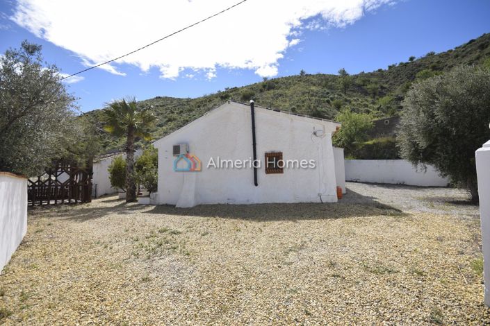 Image No.7-3 Bed Country House for sale